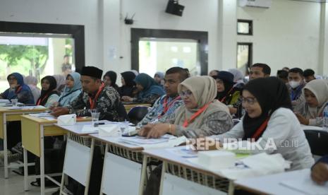 penguasaan ai - ilustrasi berita Komdigi Tekankan Penguasaan AI oleh Guru untuk Mempercepat Pemulihan Pendidikan…