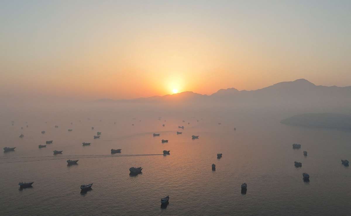 selat hormuz - ilustrasi berita Teheran Tegaskan Pengendalian Selat Hormuz Saat Ketegangan dengan AS Memuncak