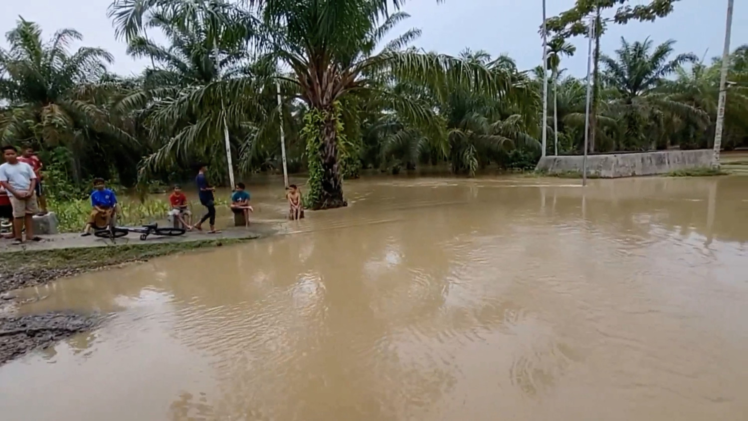antisipasi banjir aceh - ilustrasi berita Antisipasi Banjir Aceh: Pemprov Tingkatkan Kewaspadaan Menjelang Musim Hujan